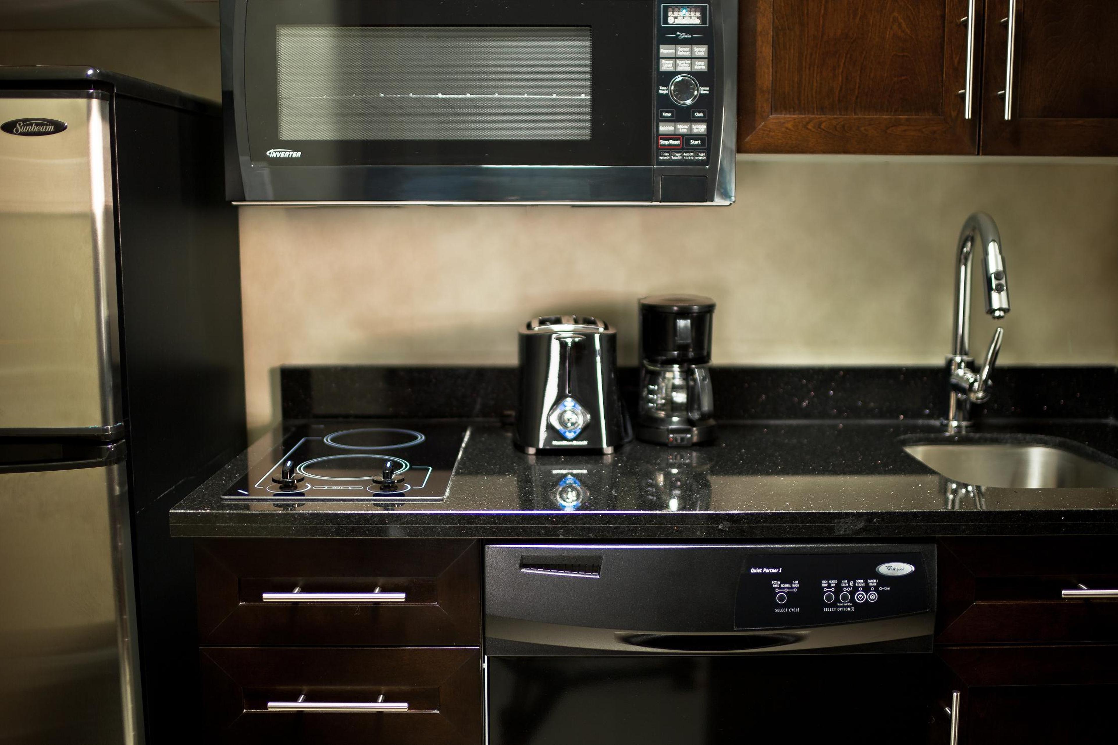Doubletree By Hilton Pointe Claire Montreal Airport West Pointe-Claire Exterior foto