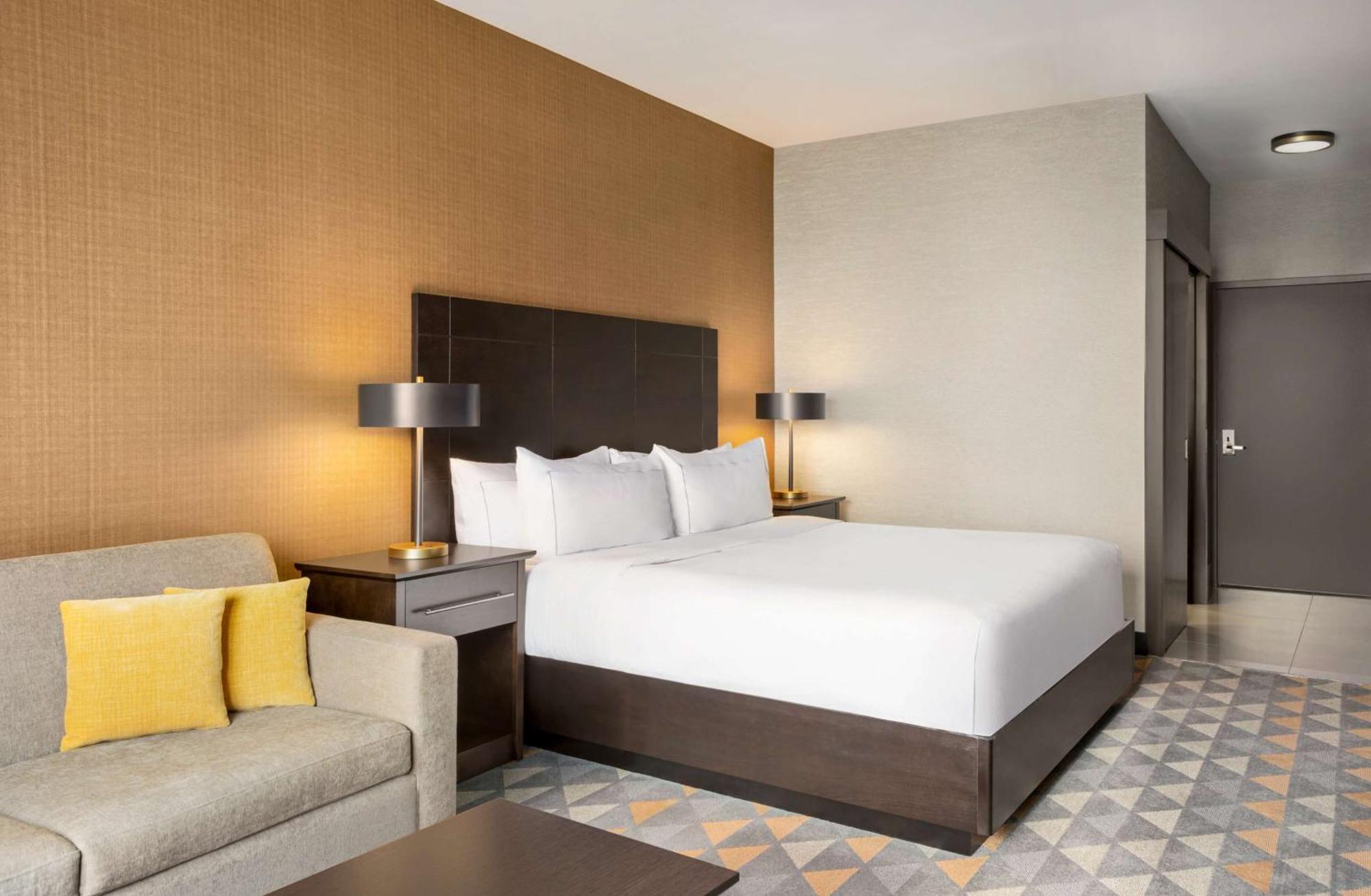 Doubletree By Hilton Pointe Claire Montreal Airport West Pointe-Claire Exterior foto