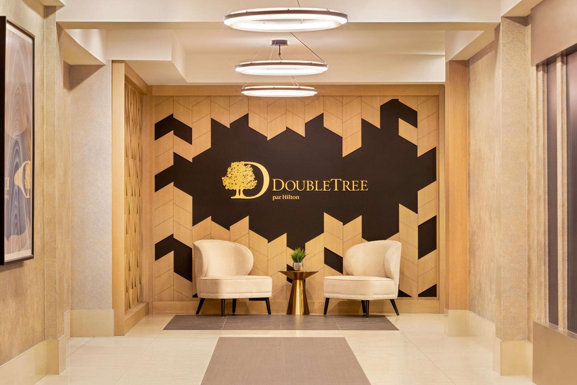 Doubletree By Hilton Pointe Claire Montreal Airport West Pointe-Claire Exterior foto